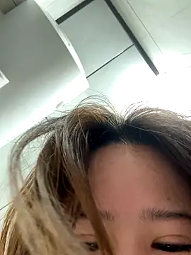 Angelababy001 online show from November 28, 2025, 1:11 pm