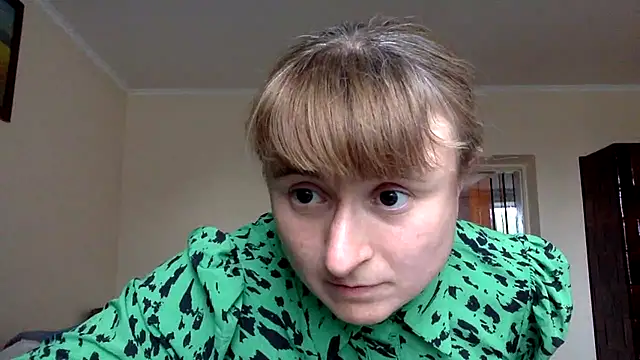 KlavdiaPetrivna online show from June 10, 2026, 5:47 pm