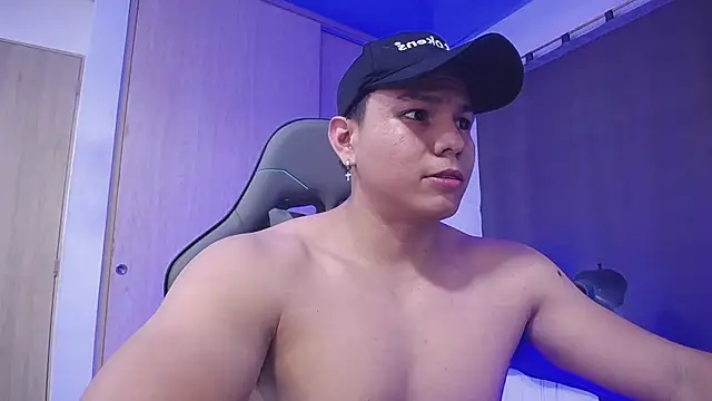 RoyConstance online show from March 10, 2025, 11:49 pm