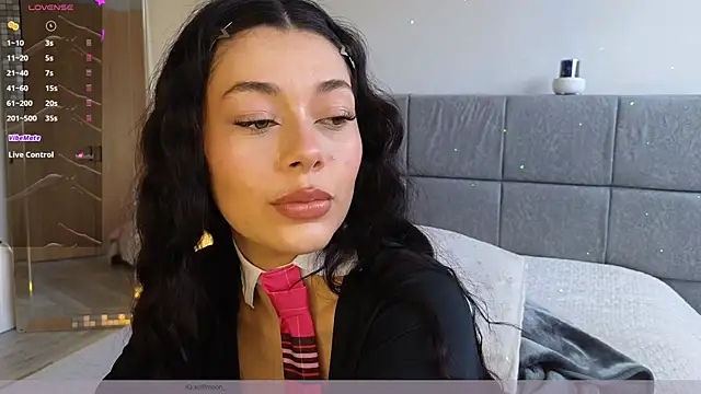 Snapshot of Soffimoon_ chatting on May 25, 2026, 8:07 pm Soffimoon online show from May 25, 2026, 8:07 pm