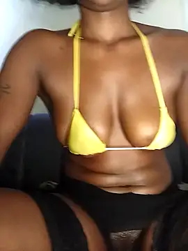 Snapshot of Nippled_Beauty chatting on February 9, 2026, 8:12 am Nippled Beauty online show from February 9, 2026, 8:12 am