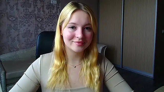 Snapshot of Milka_kiss_ chatting on May 18, 2026, 6:18 am Milka kiss online show from May 18, 2026, 6:18 am