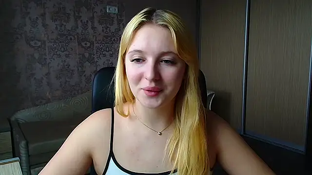Snapshot of Milka_kiss_ chatting on May 13, 2026, 11:28 am Milka kiss online show from May 13, 2026, 11:28 am