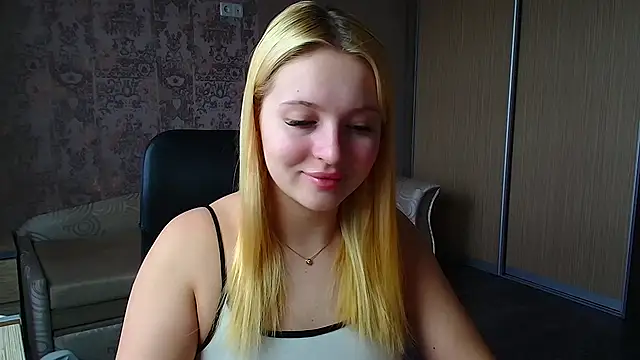 Snapshot of Milka_kiss_ chatting on April 24, 2026, 10:28 am Milka kiss online show from April 24, 2026, 10:28 am