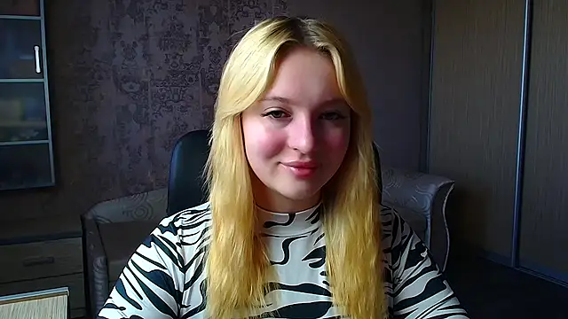 Snapshot of Milka_kiss_ chatting on May 8, 2026, 8:18 am Milka kiss online show from May 8, 2026, 8:18 am