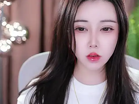 Snapshot of Qiaoqiao_ chatting on February 17, 2025, 10:07 am Qiaoqiao online show from February 17, 2025, 10:07 am