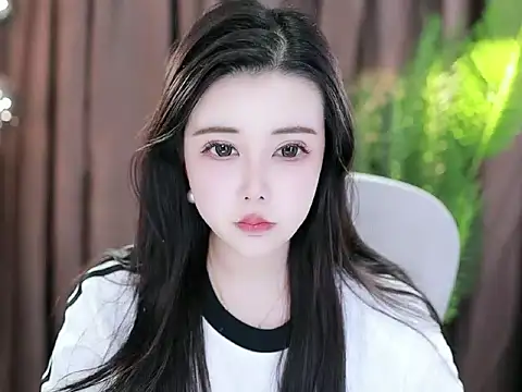 Snapshot of Qiaoqiao_ chatting on February 7, 2025, 1:22 pm Qiaoqiao online show from February 7, 2025, 1:22 pm