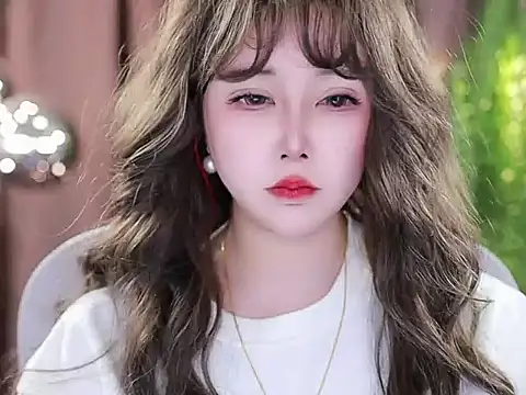Snapshot of Qiaoqiao_ chatting on February 19, 2025, 8:22 am Qiaoqiao online show from February 19, 2025, 8:22 am