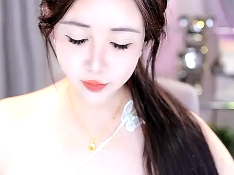 Qiaoqiao  online show from October 18, 2025, 7:10 am