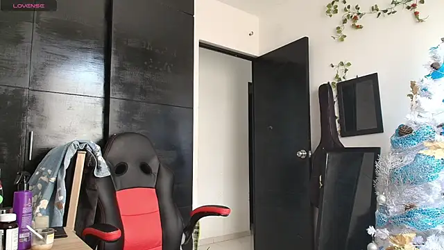 Snapshot of Haruto2001 chatting on December 16, 2024, 6:49 pm Haruto2001 online show from December 16, 2024, 6:49 pm