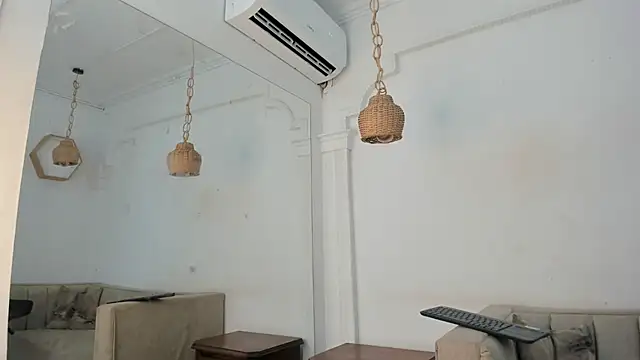 flavia cruz online show from November 13, 2025, 6:23 pm