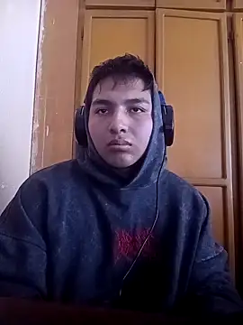 Snapshot of LoganFinds chatting on October 28, 2025, 4:28 pm LoganFinds online show from October 28, 2025, 4:28 pm