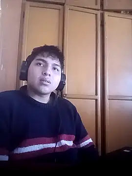 Snapshot of LoganFinds chatting on December 2, 2025, 5:58 pm LoganFinds online show from December 2, 2025, 5:58 pm