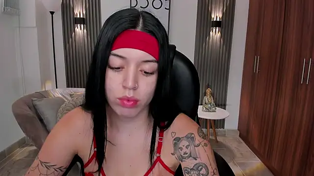 Snapshot of zoee_jackson chatting on June 8, 2026, 7:47 pm zoee jackson online show from June 8, 2026, 7:47 pm