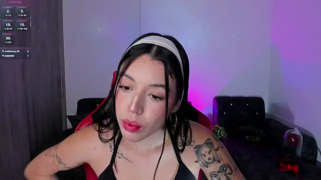 Snapshot of zoee_jackson chatting on March 13, 2026, 5:23 am zoee jackson online show from March 13, 2026, 5:23 am