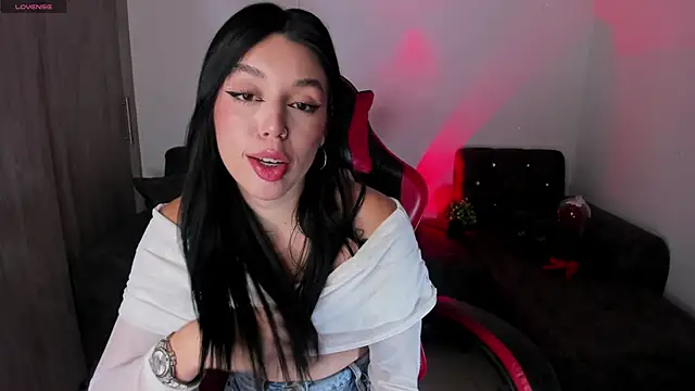 Snapshot of zoee_jackson chatting on May 13, 2026, 4:30 am zoee jackson online show from May 13, 2026, 4:30 am