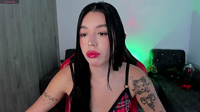 Snapshot of zoee_jackson chatting on May 5, 2026, 9:51 pm zoee jackson online show from May 5, 2026, 9:51 pm