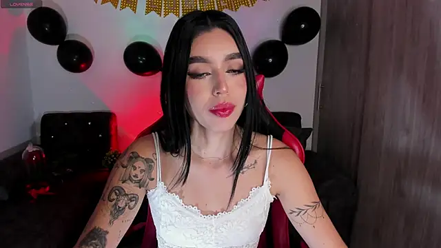 Snapshot of zoee_jackson chatting on April 18, 2026, 4:04 am zoee jackson online show from April 18, 2026, 4:04 am