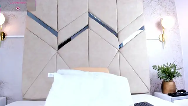 Snapshot of LilitRobins chatting on September 27, 2025, 9:32 pm LilitRobins online show from September 27, 2025, 9:32 pm