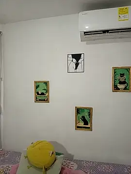 LilitRobins online show from July 31, 2026, 10:29 pm