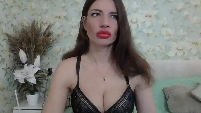 Snapshot of KikoBirds29 chatting on March 12, 2026, 5:34 am KikoBirds29 online show from March 12, 2026, 5:34 am