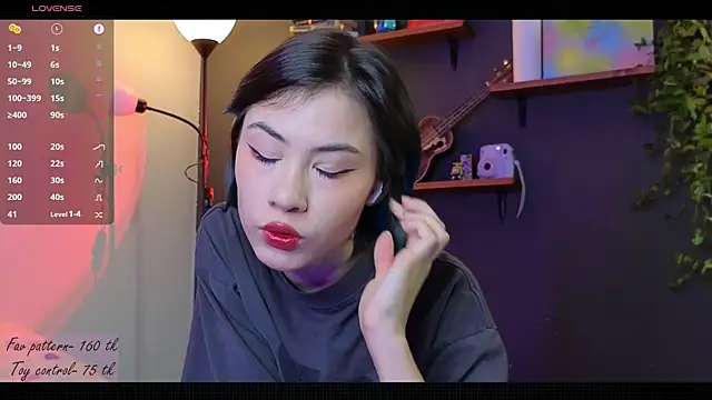 alicekiit online show from December 8, 2024, 5:55 pm