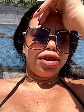 GrlAlice online show from November 12, 2025, 2:21 pm