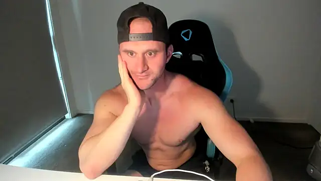  DownUnderFit  online show from November 15, 2025, 8:46 pm