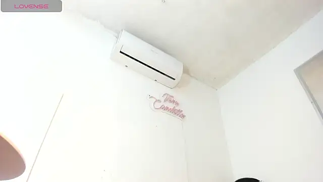 Snapshot of vera_candella chatting on September 22, 2025, 12:00 pm vera candella online show from September 22, 2025, 12:00 pm