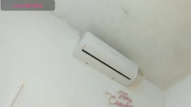 Snapshot of vera_candella chatting on September 11, 2025, 11:21 am vera candella online show from September 11, 2025, 11:21 am