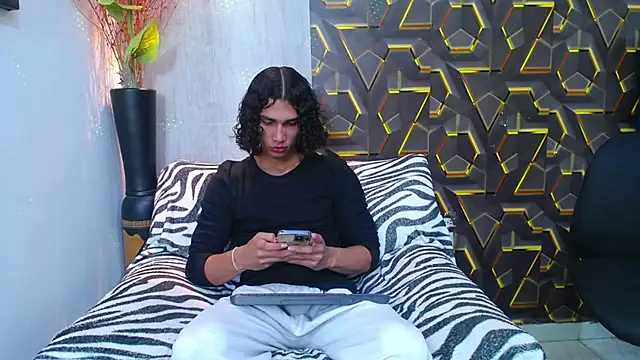 nazper online show from September 18, 2025, 2:20 pm