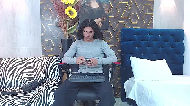 nazper online show from October 19, 2025, 4:21 pm