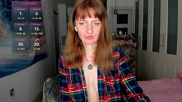 Snapshot of YourSexyNeighbour chatting on January 8, 2026, 7:58 am YourSexyNeighbour online show from January 8, 2026, 7:58 am