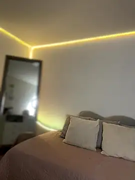 AmmyCollinsW online show from October 4, 2025, 7:59 pm