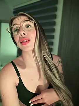 AmmyCollinsW online show from March 13, 2025, 11:49 pm