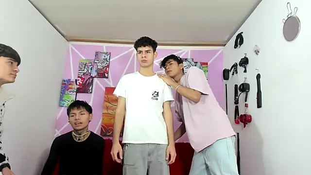 Fresahot2005 online show from December 19, 2024, 7:40 pm