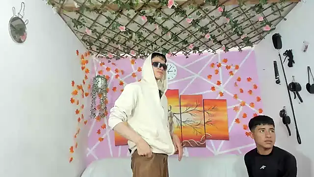 Fresahot2005 online show from March 13, 2025, 8:11 pm