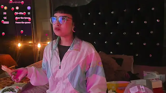 Snapshot of Cintya_Kros chatting on October 22, 2025, 7:35 pm Cintya Kros online show from October 22, 2025, 7:35 pm