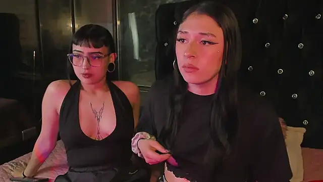 Snapshot of Cintya_Kros chatting on October 4, 2025, 2:13 am Cintya Kros online show from October 4, 2025, 2:13 am