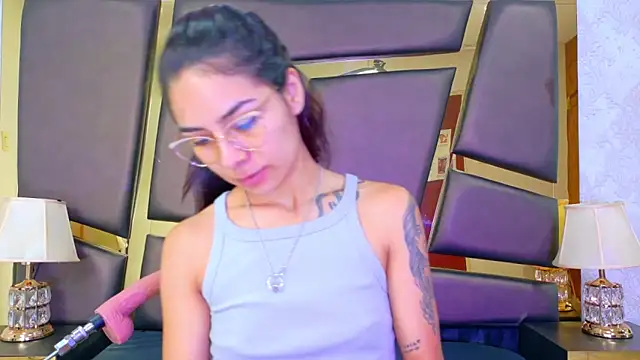 NicoleEsposito online show from December 2, 2025, 1:57 pm