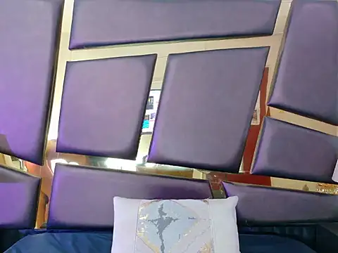 NicoleEsposito online show from September 12, 2025, 1:00 pm