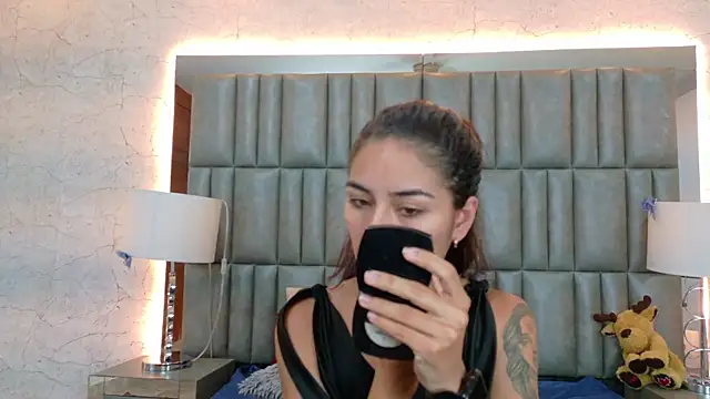 NicoleEsposito online show from January 16, 2026, 12:42 pm