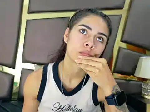 NicoleEsposito online show from October 16, 2025, 12:57 pm