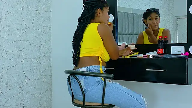 AlisonJaimes online show from October 15, 2025, 1:52 pm