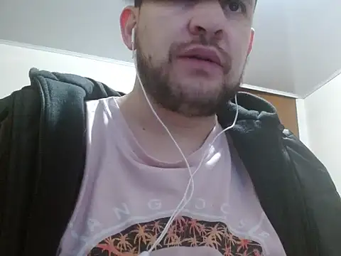 camiloking1720 online show from October 3, 2025, 1:42 am