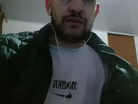 camiloking1720 online show from February 8, 2025, 5:51 am