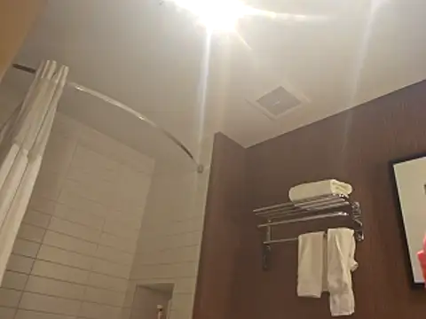 erinSmiles online show from December 21, 2025, 12:29 pm