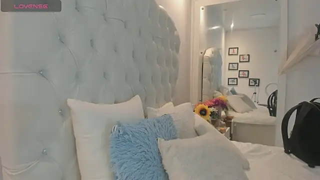 brithany rousee online show from November 8, 2025, 2:09 pm