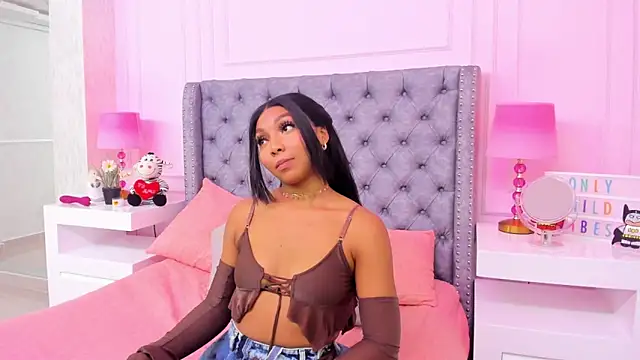 Snapshot of HaileeRoberts chatting on February 26, 2025, 12:16 pm HaileeRoberts online show from February 26, 2025, 12:16 pm