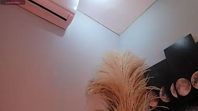 Snapshot of ALICEPOIXXXON chatting on December 5, 2025, 3:27 am ALICEPOIXXXON online show from December 5, 2025, 3:27 am